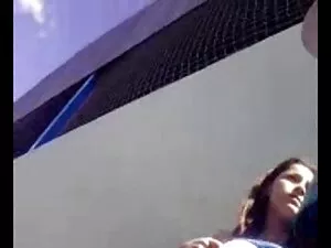 Seorang gadis cantik ...