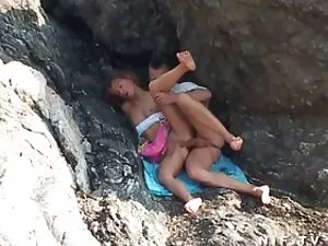 Kuku emas rajutan ko ...